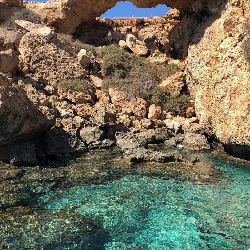 Crystal clear waters seen from the cruise deck